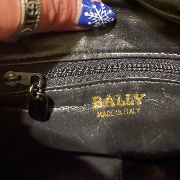 🔥EUC Authentic Bally crossbody leather bag🔥 - Picture 3 of 5